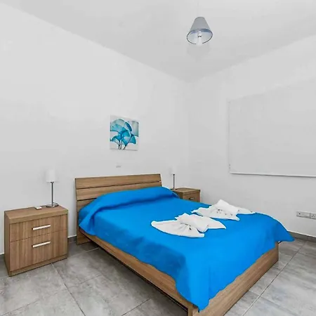 Michaela Vine Péjia