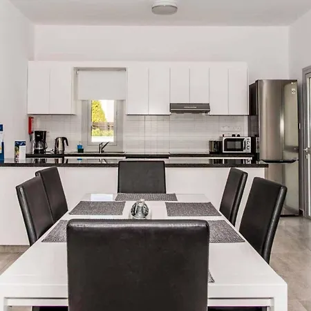 Michaela Vine Villa *