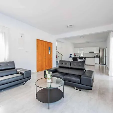 Michaela Vine Villa *