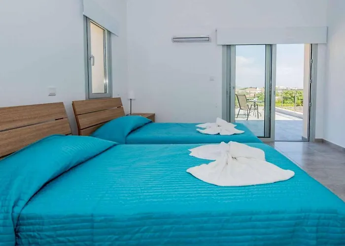 Michaela Vine Vila Pegeia