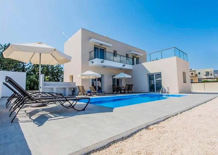 Michaela Vine * Pegeia