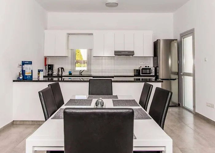 Michaela Vine Vila *