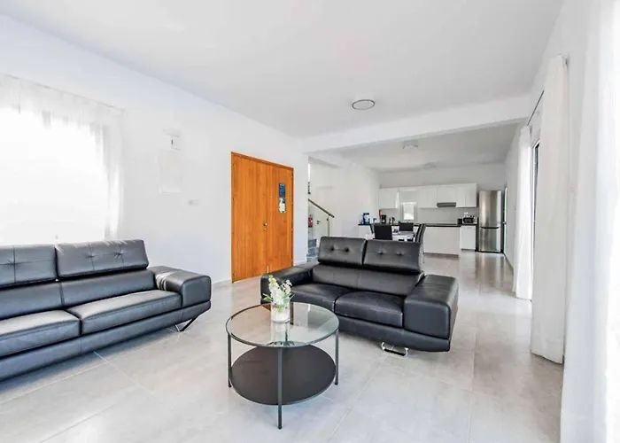 Michaela Vine Vila *